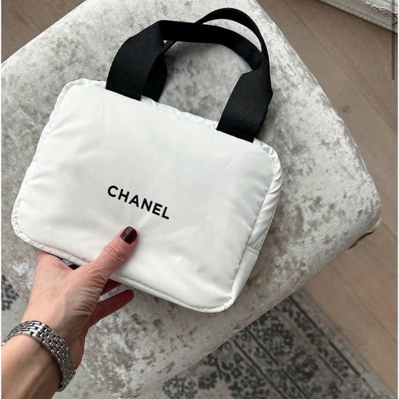 New CHANEL Beauty Imtd ed. Nylon bag - Picture 5 of 13